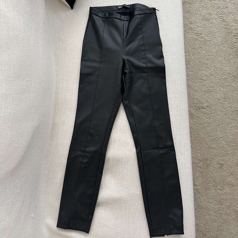 Zara Women's Black Cropped Pants